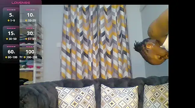 Petite 254 online show from 03.16.25