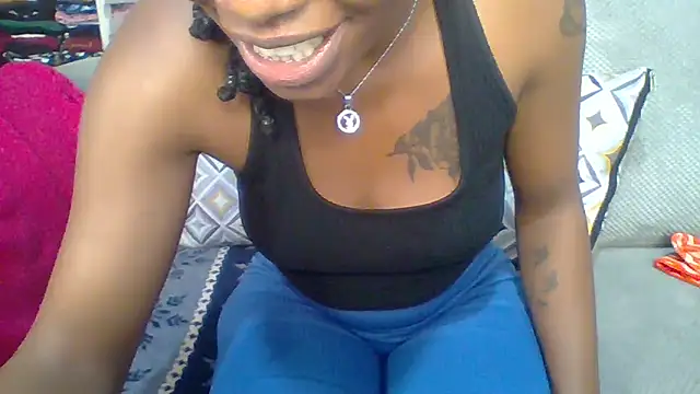 Petite 254 online show from 10.14.25