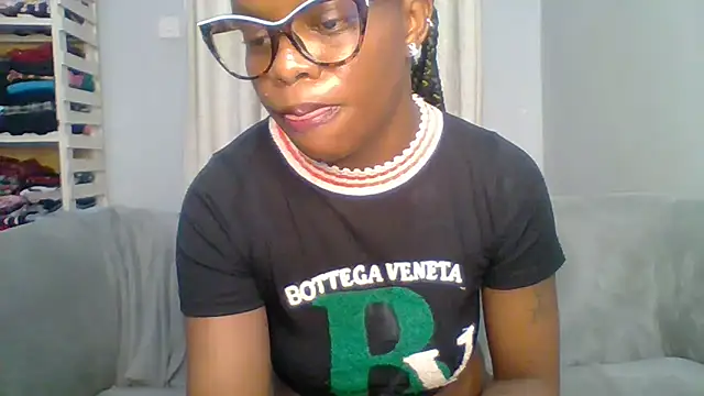Snapshot of Petite_254 chatting on 03.26.26 Petite 254 online show from 03.26.26