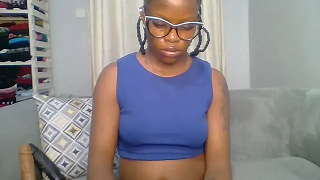 Snapshot of Petite_254 chatting on 04.07.26 Petite 254 online show from 04.07.26