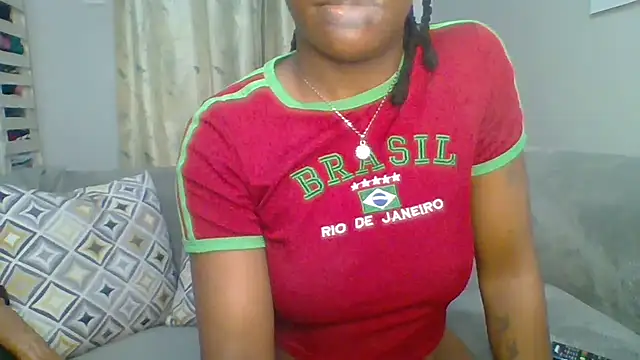Snapshot of Petite_254 chatting on 04.17.26 Petite 254 online show from 04.17.26