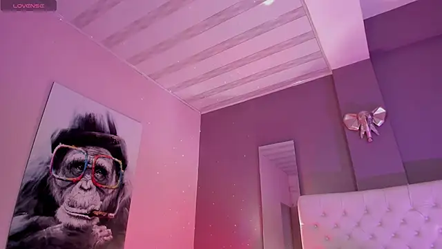 Snapshot of vega_roux chatting on 03.23.25 vega roux online show from 03.23.25