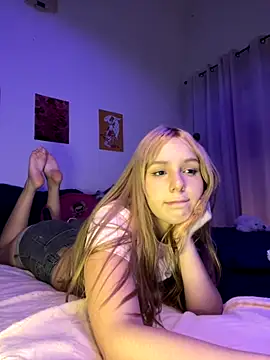 Snapshot of AlinaCarter chatting on 09.11.25 AlinaCarter online show from 09.11.25