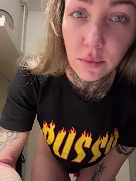 Snapshot of ElenaHaze chatting on 02.08.25 ElenaHaze online show from 02.08.25