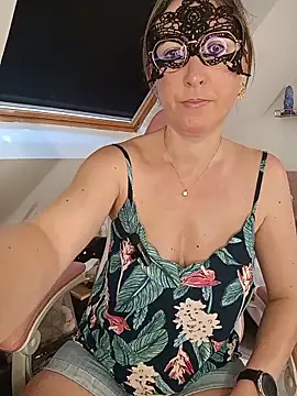 Rose Libertine online show from 05.22.26