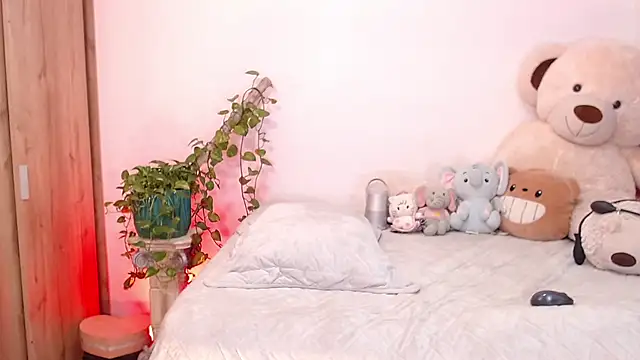 Snapshot of The_queen_of_pleasure chatting on 10.03.25 The queen of pleasure online show from 10.03.25