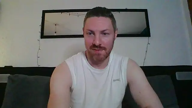 Snapshot of Fit4fun24 chatting on 11.24.25 Fit4fun24 online show from 11.24.25