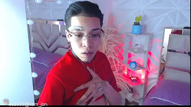 Jonesliam23 online show from 09.24.25