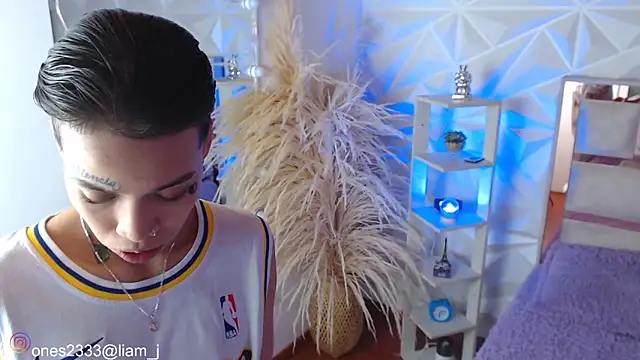 Jonesliam23 online show from 10.10.25