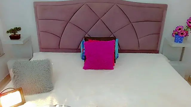 laura sweett120 online show from 02.14.25