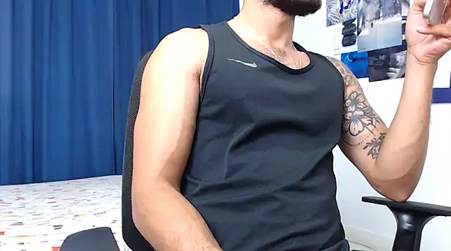 Snapshot of Sanit_Di chatting on 01.09.25 Sanit Di online show from 01.09.25