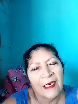 Snapshot of naysi chatting on 11.14.25 naysi online show from 11.14.25