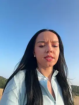 Snapshot of Vanesskaa chatting on 07.17.26 Vanesskaa online show from 07.17.26