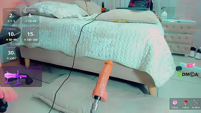 Snapshot of EmilyySaenz chatting on 09.15.25 EmilyySaenz online show from 09.15.25