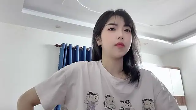 Snapshot of Linda_2k chatting on 11.09.25 Linda 2k online show from 11.09.25