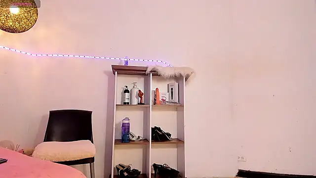 Snapshot of rose_scottt chatting on 01.21.25 rose scottt online show from 01.21.25