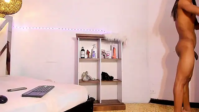 Snapshot of rose_scottt chatting on 02.04.25 rose scottt online show from 02.04.25