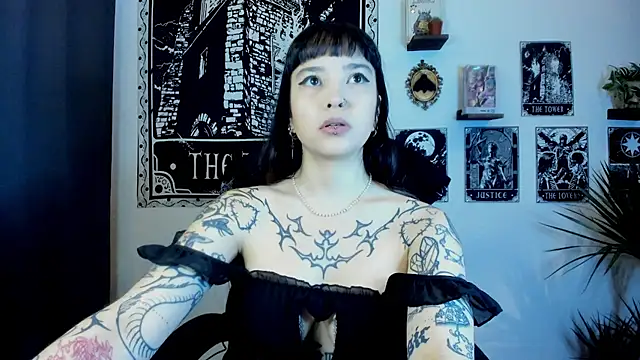Demongirl6666 online show from 10.15.25
