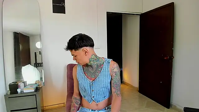 Jordyrodriiguez online show from 10.17.25