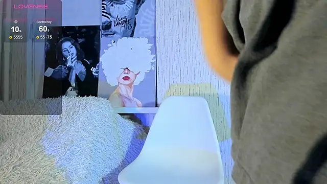 Snapshot of luna-catt chatting on 02.22.25 luna-catt online show from 02.22.25