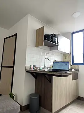 LauraCadwell online show from 02.22.25