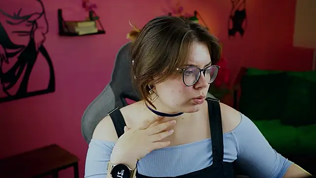 Snapshot of KeytSilvas chatting on 12.11.24 KeytSilvas online show from 12.11.24