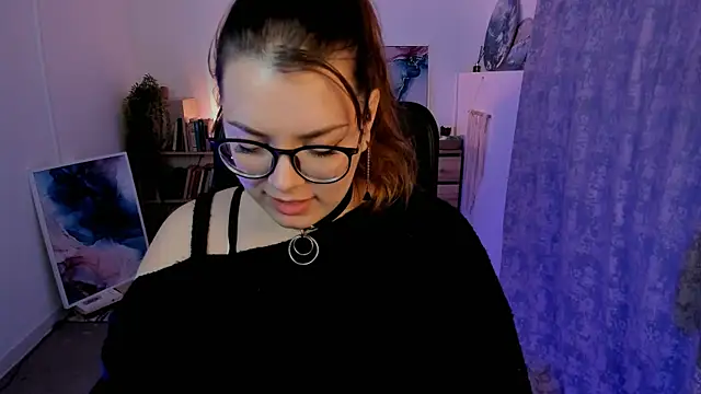 Snapshot of KeytSilvas chatting on 12.15.24 KeytSilvas online show from 12.15.24