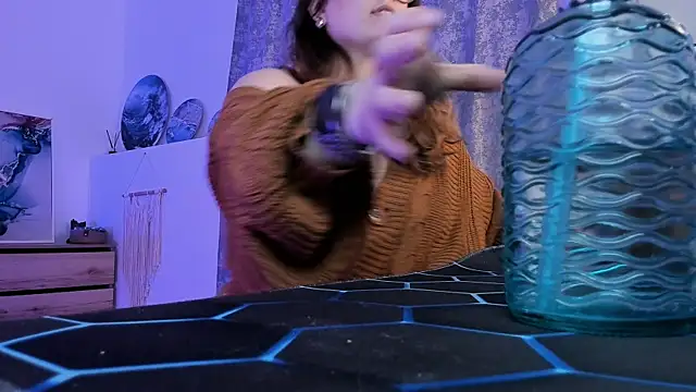 Snapshot of KeytSilvas chatting on 02.05.25 KeytSilvas online show from 02.05.25