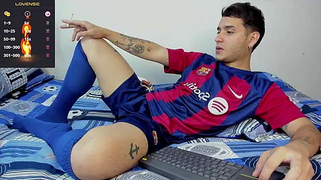 Snapshot of Noha_white chatting on 01.05.25 Noha white online show from 01.05.25