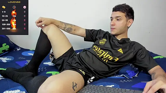 Snapshot of Noha_white chatting on 01.07.25 Noha white online show from 01.07.25