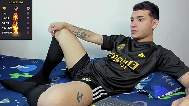 Snapshot of Noha_white chatting on 01.19.25 Noha white online show from 01.19.25