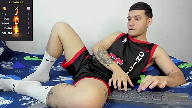 Snapshot of Noha_white chatting on 01.20.25 Noha white online show from 01.20.25