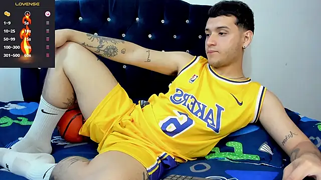 Snapshot of Noha_white chatting on 02.10.25 Noha white online show from 02.10.25