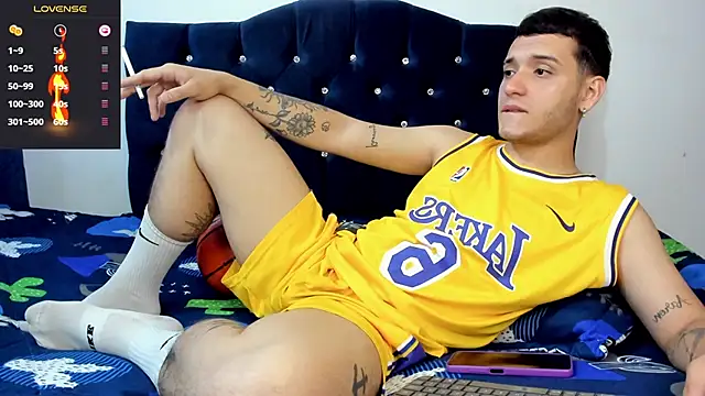 Snapshot of Noha_white chatting on 02.20.25 Noha white online show from 02.20.25