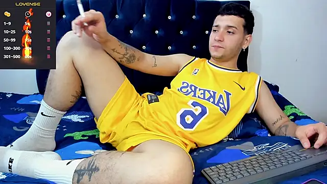 Snapshot of Noha_white chatting on 02.20.25 Noha white online show from 02.20.25