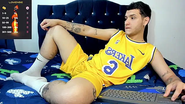 Snapshot of Noha_white chatting on 03.03.25 Noha white online show from 03.03.25