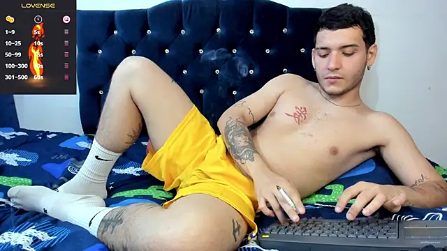 Snapshot of Noha_white chatting on 03.03.25 Noha white online show from 03.03.25