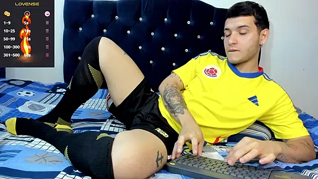 Snapshot of Noha_white chatting on 03.05.25 Noha white online show from 03.05.25