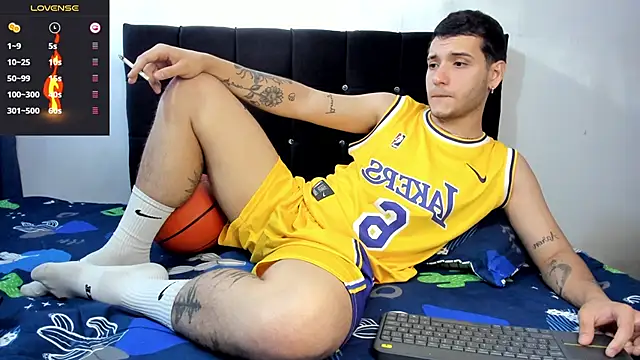 Snapshot of Noha_white chatting on 03.17.25 Noha white online show from 03.17.25