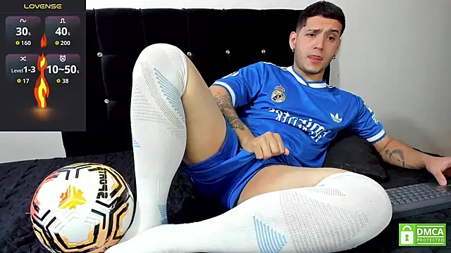 Snapshot of Noha_white chatting on 10.20.25 Noha white online show from 10.20.25