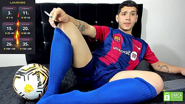 Snapshot of Noha_white chatting on 10.29.25 Noha white online show from 10.29.25