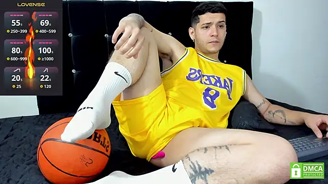 Snapshot of Noha_white chatting on 11.12.25 Noha white online show from 11.12.25