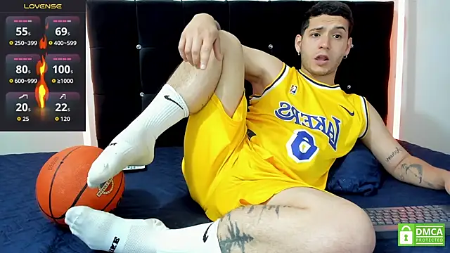 Snapshot of Noha_white chatting on 11.21.25 Noha white online show from 11.21.25