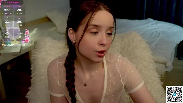 Snapshot of RenetTolken chatting on 02.23.25 RenetTolken online show from 02.23.25