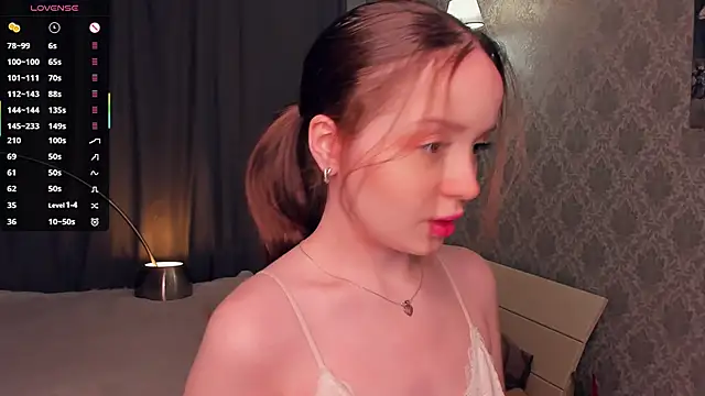 Snapshot of RenetTolken chatting on 12.21.25 RenetTolken online show from 12.21.25