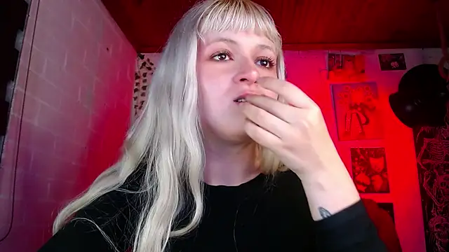 Snapshot of NEXT_DOOR_GIRL_ chatting on 02.20.25 NEXT DOOR GIRL online show from 02.20.25