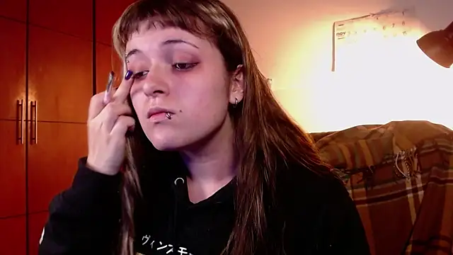 Snapshot of NEXT_DOOR_GIRL_ chatting on 11.14.25 NEXT DOOR GIRL online show from 11.14.25