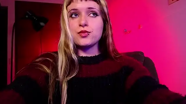 NEXT DOOR GIRL  online show from 03.26.26