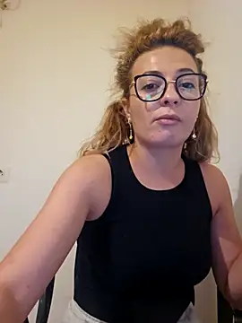 Snapshot of Selenna_emma chatting on 10.10.25 Selenna emma online show from 10.10.25