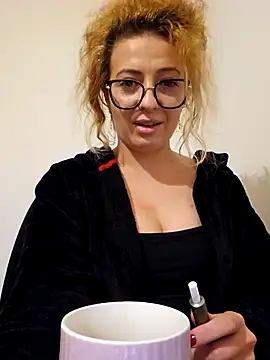 Snapshot of Selenna_emma chatting on 11.07.25 Selenna emma online show from 11.07.25